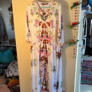 NWOT TOLAMI COLLECTION stunning floral Modal button all the way down